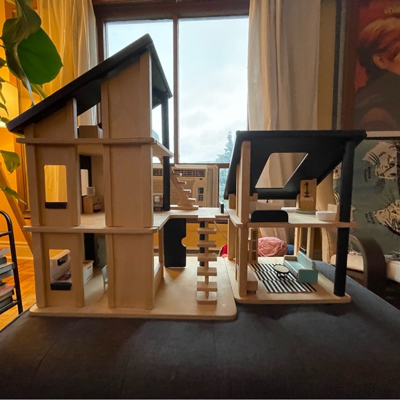 PlanToys Modular Wooden Dollhouse with Furniture - Picture 2 of 11